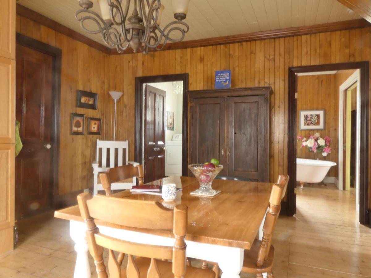 Gîte du Village - Deschambault Exterior foto